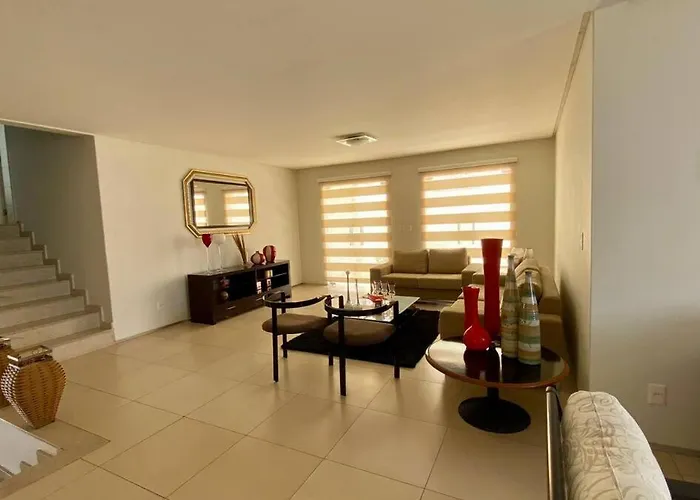 Casa Charmosa Com Piscina - Quartos Privativos