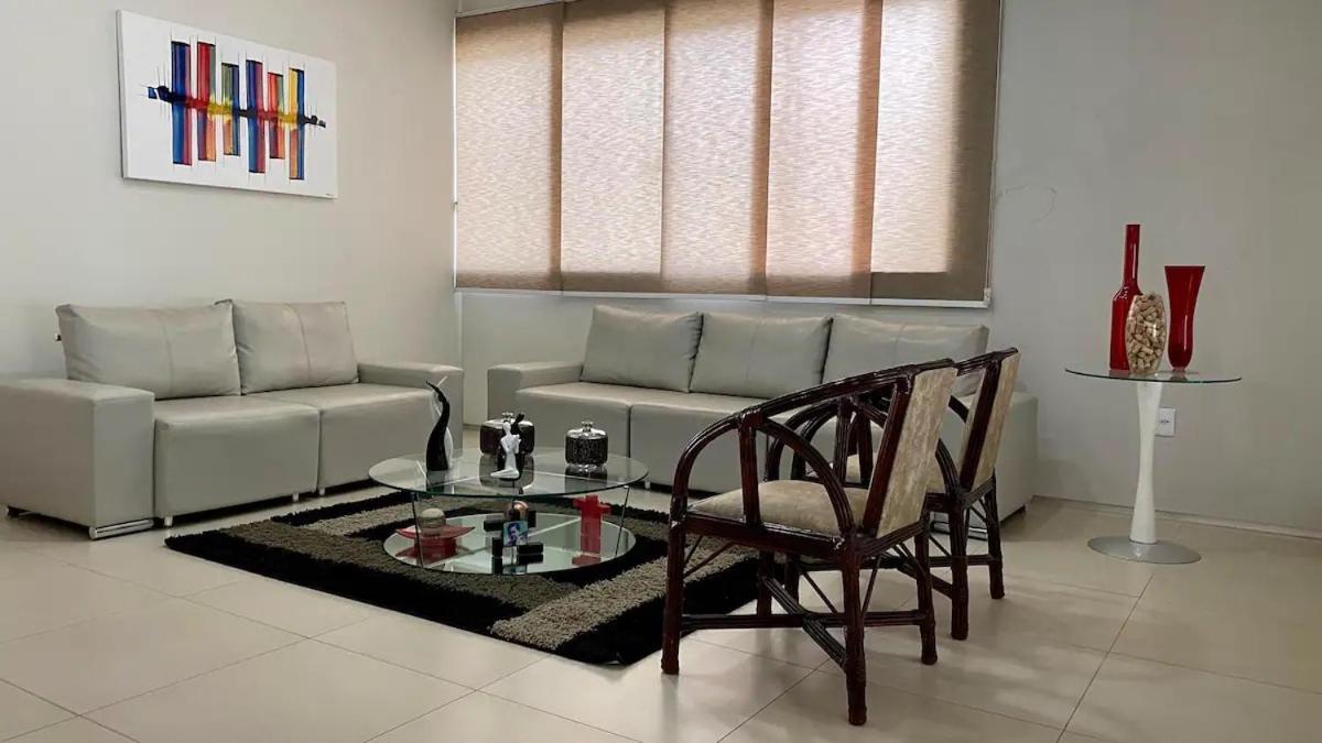 Casa Charmosa Com Piscina - Quartos Privativos Homestay