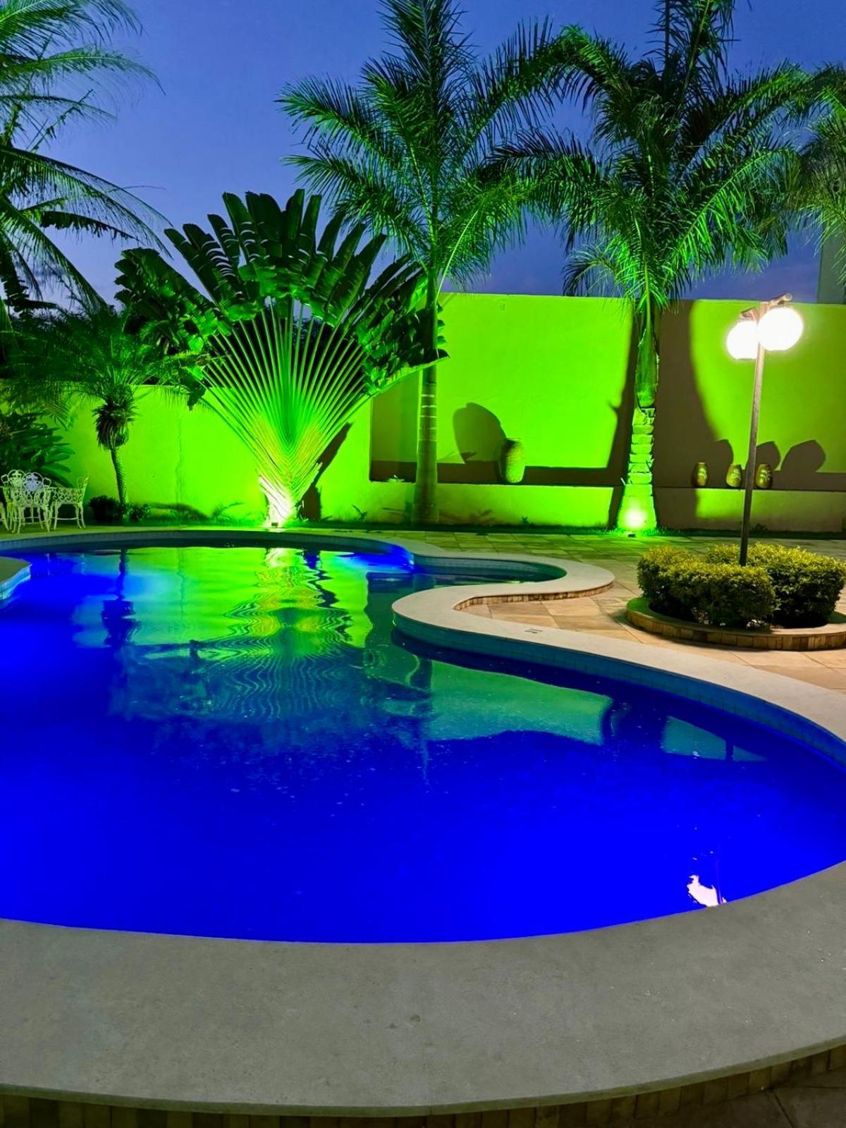 Casa Charmosa Com Piscina - Quartos Privativos * Sao Raimundo Nonato