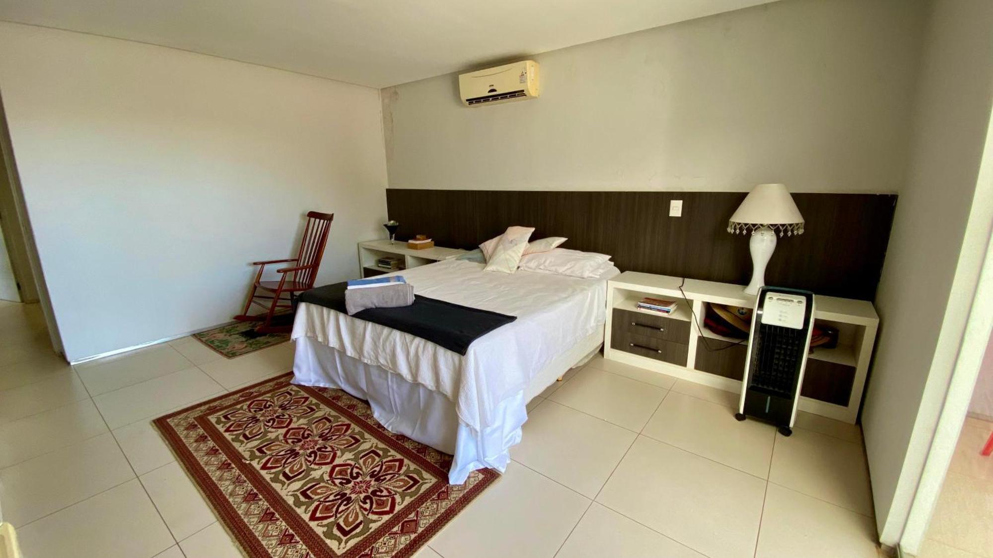 Casa Charmosa Com Piscina - Quartos Privativos *
